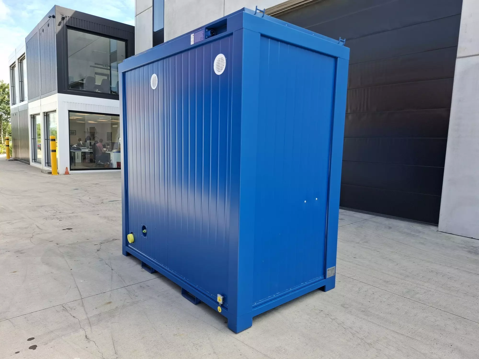 Contenitore sanitario da 8 piedi con 2 WC - immagine 3