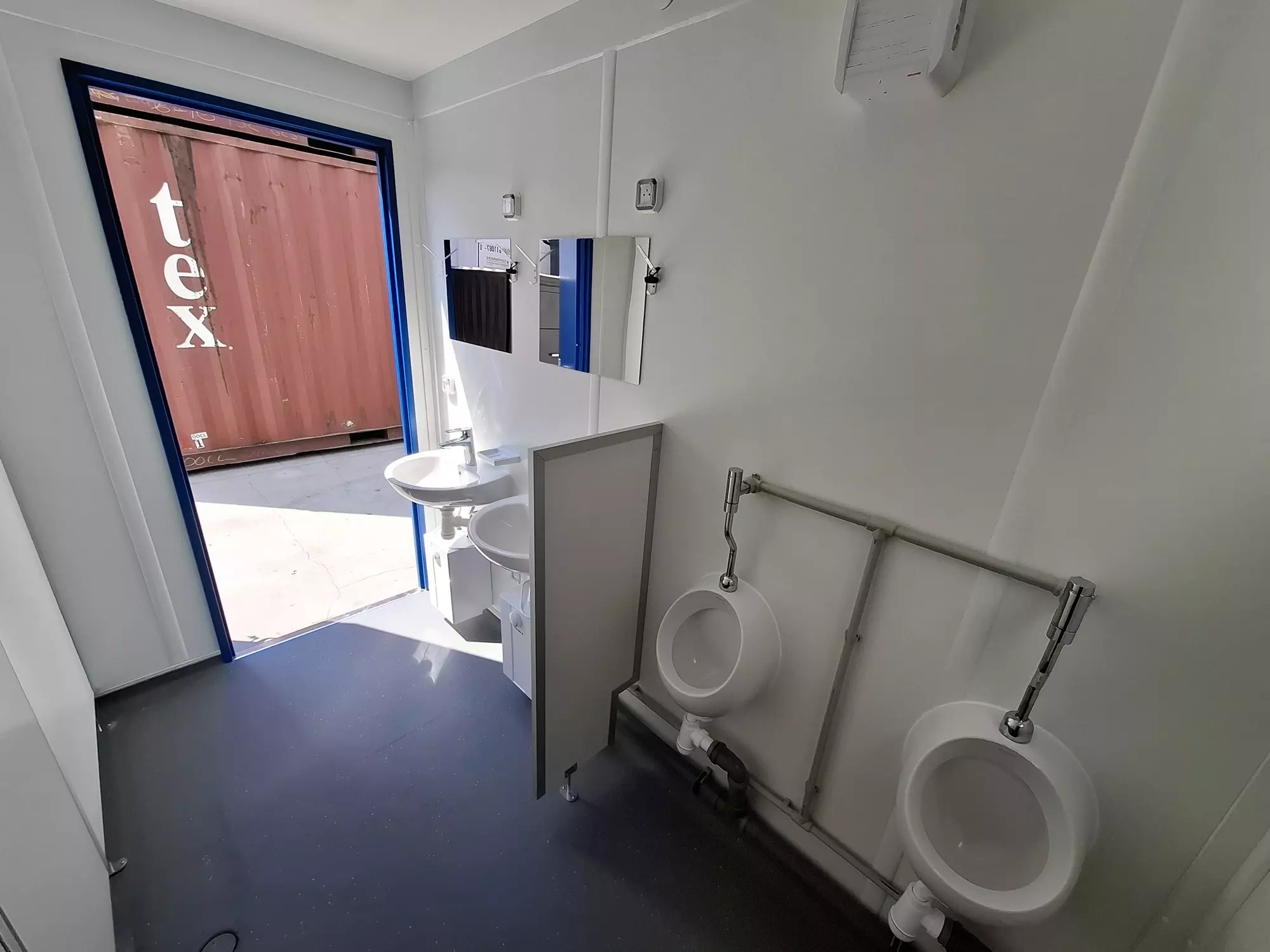 Contenitore sanitario da 10 piedi con 2 bagni - immagine 7