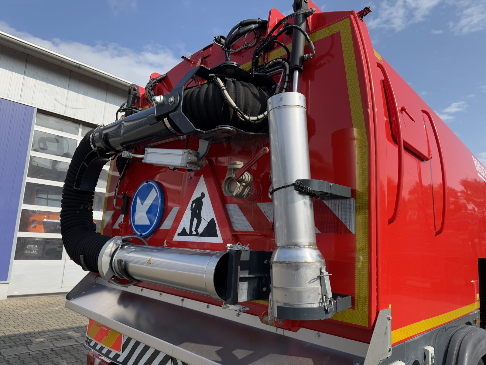 Spazzatrice stradale MB ATEGO 1324 4x2 EURO6 BROCK HD - immagine 4