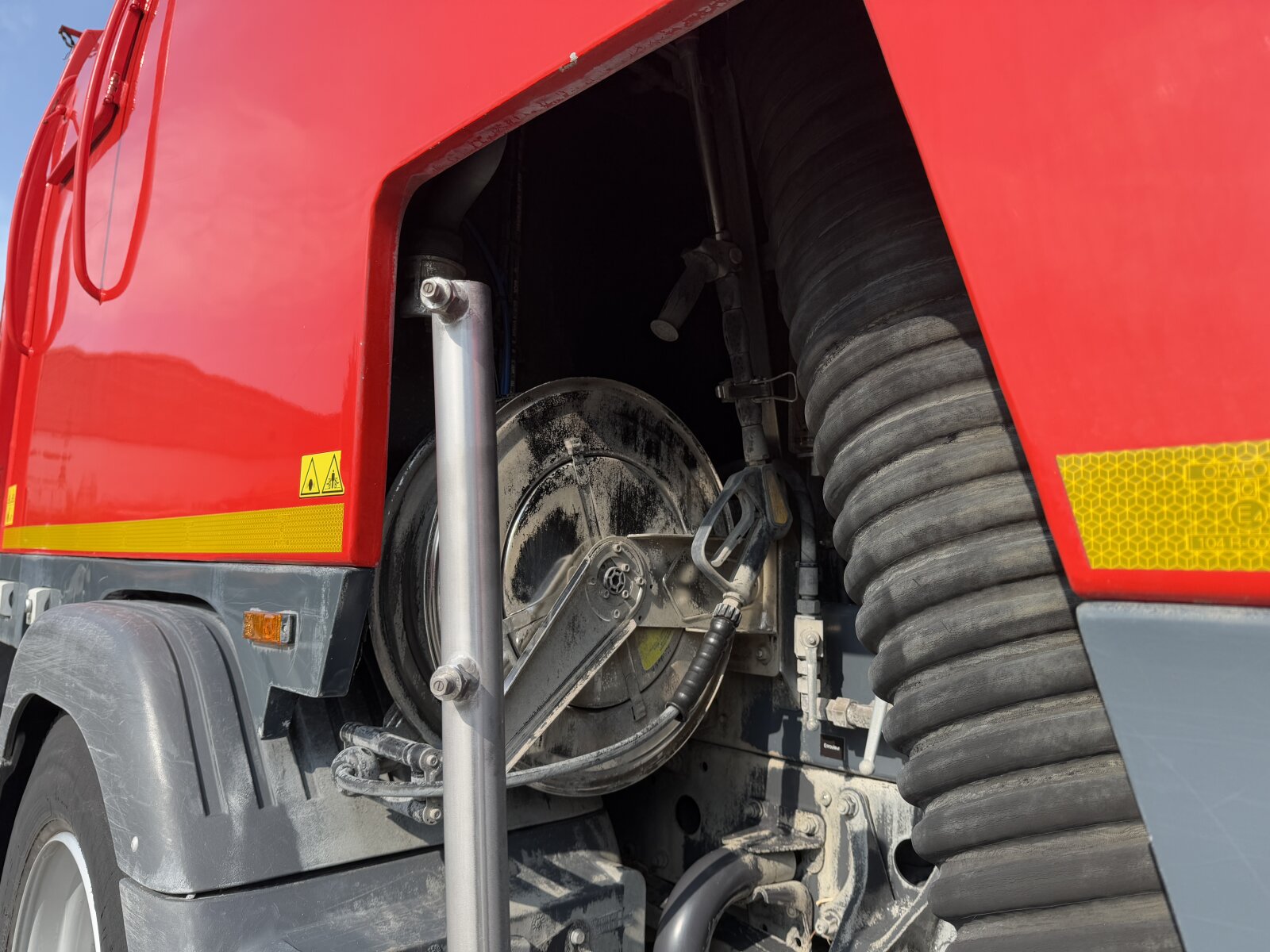Spazzatrice stradale MB ATEGO 1324 4x2 EURO6 BROCK HD - immagine 17