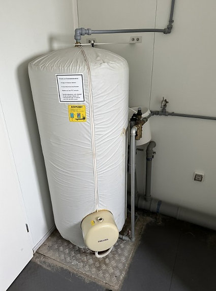 Contenitore sanitario 6,06 × 2,44 m – 2 docce, 2 WC, 2 orinatoi, 5 lavabi - immagine 12